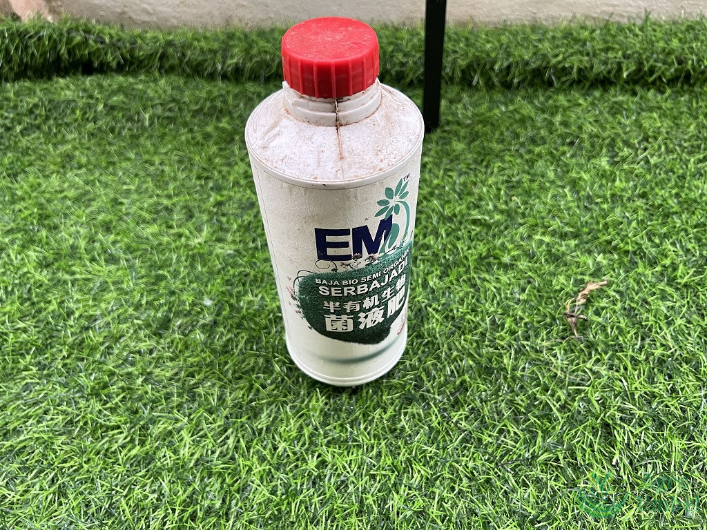 artificial grass and liquid fertilizer